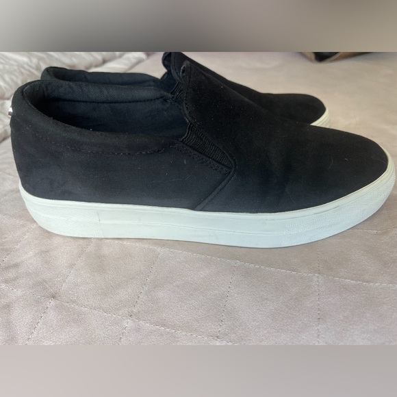 Steve Madden 9W Slip On Shoes - Picture 1 of 4